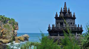Bagi yang sedang cuntaka (sebel) tersebut dilarang untuk masuk ke areal pura, jika. Pantai Ngobaran Gunungkidul Tiket Daya Tarik Agustus 2021 Travelspromo