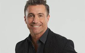 Y con la llegada de su cambio de look, volvieron las alabanzas estéticas. Dos Gotas De Agua Fernando Solabarrieta Publica Foto En La Que Se Ve Identico A Su Hijo