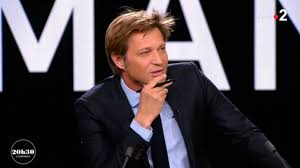 Y a moyen qu'on me gif ça ? Laurent Delahousse Tres Gene Quand Michel Denisot Parle De Sa Femme