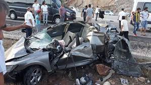 Manavgat ilçesinde 2 otomobilin kafa kafaya çarpismasi sonucu meydana gelen kazada 4 kisi yaralandi. Antalya Yi Yasa Bogan Kaza Son Dakika Haberleri