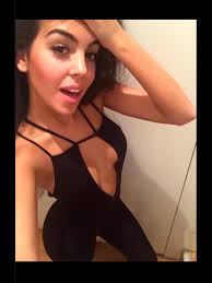 Las 20 fotografías más provocativas de Georgina en Instagram tras lograr  los 10 millones de seguidores