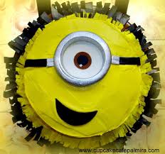 Bizcocho De Mickey Mouse De Una Libra Torta Circular 1 4 De Libra En Crema Con Detalles En Gumpaste Tema Minion Tortas Tematicas Cupcakes Tortas