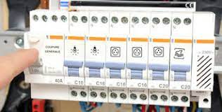 Ainsi, pour une construction neuve, le coût d'un architecte au mètre carré se situe entre 66,5 €/m2 pour un taux de 7 %, et 95 €/m2 pour un taux de 10 %. Prix D Une Remise Aux Normes De L Installation Electrique En 2021
