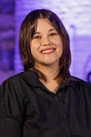 Caitlin Huff's Instagram, Twitter & Facebook