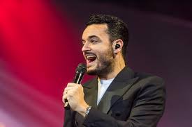 Giovanni zarrella was born on march 4, 1978 in hechingen, germany as giovanni zarella. Giovanni Zarrella Performt Alten Bro Sis Song
