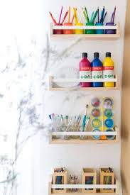 Kreativecke Und Malwand Fur Mehrere Kinder Malen Im Kinderzimmer Yep Das Sind Diese Ikea Gewurzdi In 2020 Kinder Zimmer Kinderzimmer Schreibtische Kinderzimmer