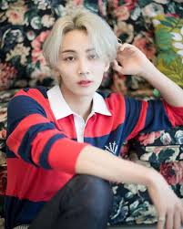 10 Idol Ganteng Yang Punya Bahu Lebar Maskulin Banget Bahu