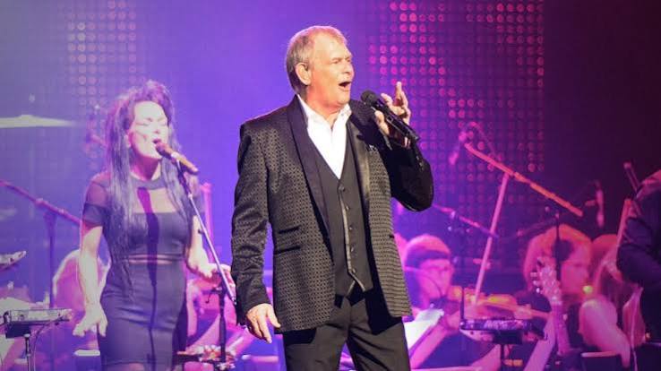 Farnham family release joint statement, as John to undergo cancer surgery today - Glam Adelaide