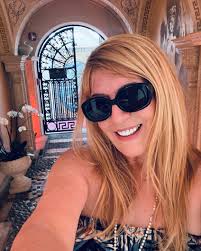 Versace ~ where luxury meets elegance .💗🍾🥂💋 #miami #luxury #cheers  #picoftheday #currentvibe #instagood #picoftheday #florida #versacemansion  miami #miamilife #miamibeach #travel #miamibeachflorida #florida  #exploremiami #miamivacation #visitmiami ...