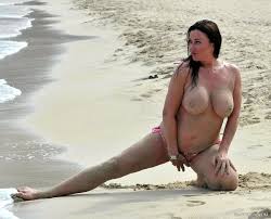 Lisa Appleton Exposing Her Big Tits On A Beach-08 | Erotic Beauties