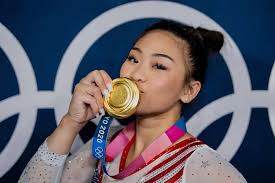 Sunisa lee was born to hmong parents, yeev thoj and john lee, in 2003. Moiy0aw20crcpm