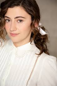 Zoe Walpole's Instagram, Twitter & Facebook