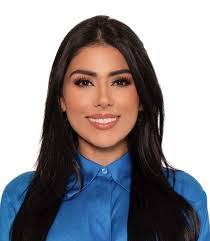 Angelica Cruz's Instagram, Twitter & Facebook