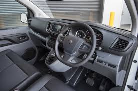 Based on a new platform (the snappily entitled efficient modular. Interieur Peugeot Expert Long Au Spec 2019 Pr