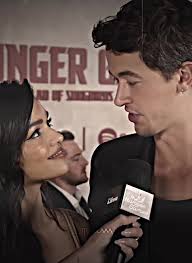 Chemistry Read: Rachel Zegler and Tom Blyth Singing Duet