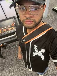 Hiiiii fam!!! What's the move tonight and this weekend?? I have some  friends visiting from out of town:)