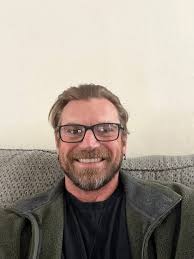 Joining alternative music community