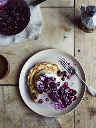 Crepes Aux Myrtilles Yaourt Miel Et Graines De Courge Delices Crepes Aux Myrtilles Alimentation Graine De Courge