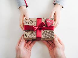 Como amantes de las manualidades igual que tú nos encanta hacer cosas con papel o cartulina. Regalos Para El Dia Del Padre 2021 Un Ereader Para Los Que Adoran Los Libros