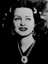 For the first part of season 1, the curls were all Jo Anne's real hair. She  soon tired of being stuck in the makeup chair for so long, so fellow cast  member