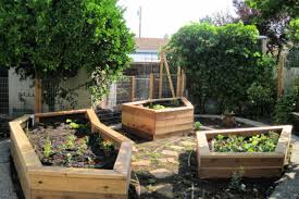 Small yard landscape design pictures. 23 Landscaping Ideas For Small Backyards