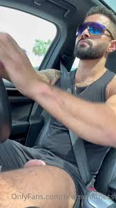 Selfservice: Getting horny while driving - ThisVid.com