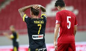 Λίγο αργότερα ο ολυμπιακός ανακοίνωσε την απόκτηση του 20χρονου μέσου από τη γουινέα αγκιμπού καμαρα, ο οποίος θα φοράει τα ερυθρόλευκα έως το 2025. Yreu2zsgt9ayom