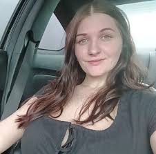 I got given this car seat from my cousin brand new. But I can't find the  manual and can't find this car seat online. When do you take out the  newborn insert? |