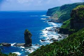 The rock formation was discovered in 1987 by scuba divers of the island's local tourist board. Hotels Near Yonaguni Jima Airport Ogn Yonaguni Planet Of Hotels
