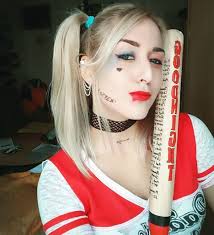 Maquiagem da Arlequina: 50 fotos e tutoriais dessa fantasia poderosa