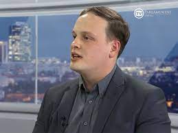 Parlamentní listy (pl) jsou diskusní, zpravodajský a komentátorský internetový portál působící od roku 2008. Nmab1admexdy7m