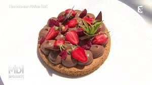 Midi En France Tarte Crousti Cremeuse Au Chocolat Et Aux Premieres Framboises Tournon Sur Rhone Dessert Boulangerie Recettes Sucrees