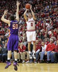 Indiana Hoosiers Will Sheehey 0 Shoots The Ball Over Evansville Purple Aces Guard Forward Blake Simmons 50 During The Iu Hoosiers Indiana Hoosiers Simmons