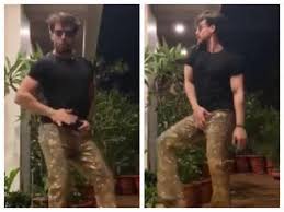 Queen of sajjangarh (2021) hindi three couple decide to go to an old haveli during the lockdown. Watch This Video Of Tiger Shroff Grooving To The Disco Song Is Sure To Drive Away Your Lockdown Woes Hindi Movie News Times Of India