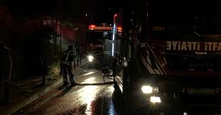 Çevredeki teknelere sıçramadan söndürülen yangın, hasara neden oldu. Akrabasi Kundakladi Is Yeri Kule Dondu Istanbul Beykoz Da Yangin Panigi Takvim