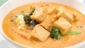 Tahu yang dibalut adonan tepung dengan isian sayuran seperti wortel dan kol ini, juga biasa disebut dengan tahu berontak. Resep Tahu Masak Santan Pedas Lifestyle Fimela Com