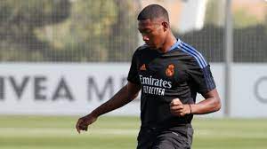 The futures of superstars cristiano ronaldo and kylian mbappe could be inextricably. Real Madrid Alaba Bekommt Wohl Ronaldo Aufgabe Stern De