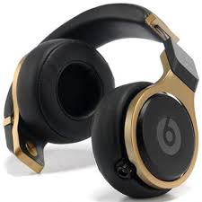Maybe you would like to learn more about one of these? Pin By Jim Mk On Beats By Dre Beats By Dre Gold Headphones Beats Pro