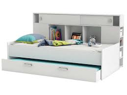 Le lit est fabriqué à partir de panneaux de particules stratifiés écologiques, tandis que le fond des tiroirs revu et amélioré est fait de fibres de bois durables. Lit Avec Rangement 90x200 Cm Sherwood Conforama