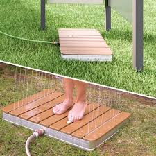 Wer eine dusche für längere zeit im garten installieren möchte (zum beispiel über den sommer), sollte dies nicht mitten auf dem rasen tun, denn schon nach kurzer zeit wird der boden darunter. Garten Dusche Bodendusche Fontana Eckig Breuer