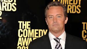 He plays the role of chandler bing on friends. Tollste Frau Friends Star Matthew Perry Ist Verlobt Promiflash De