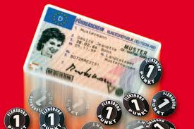 Was passiert eigentlich, wenn man 8 punkte im flensburger fahreignungsregister (faer) erreicht hat? Verkehrssunderkartei Tausende Punkte Fallen Weg Autobild De