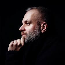 Design Process is a Lie (https://lnkd.in/e6brd6bU), a very honest overview  by José Torre