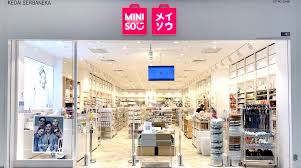 Store, laundry, moreover, jewelers, rental shop, coffeehouse, shop worker. Beletime Danga Bay Miniso