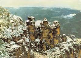 This video was taken at the end of october 2012 in the upper blue mountains, nsw, australia. Br102017 Snow On The Three Sisters At Katoomba Blue Mountains Nsw Australia Hippostcard