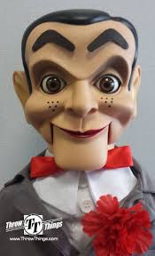 Six versions of Slappy just weren't enough! In addition to the Basic,  Standard Upgrade, and Deluxe and Super Deluxe Upgrades with both black and  auburn hair, we now have these special Deluxe