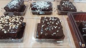 Nah, jadi seperti itulah sobat resep cara membuat kue coklat kacang yang sederhana dan mudah. Resep Bolu Kukus Coklat Lumer Selimut Coklat Lumer Youtube
