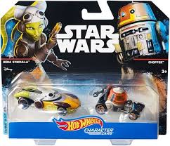 Amazon Com Hot Wheels Star Wars Character Car 3 2 Pack Toys Games Hot Wheels Hot Wheels Cars Star Wars