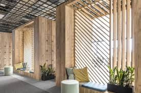 Jual partisi pembatas ruangan minimalis kayu solid jati. Desain Dinding Partisi Yang Bikin Ruangan Jadi Lebih Estetis Furnizing