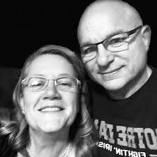 Looking for someone to haul 2 recliners one in good condition and 3  lawnmowers